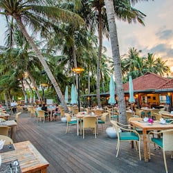 Breakfast, lunch, dinner served; Thai cuisine