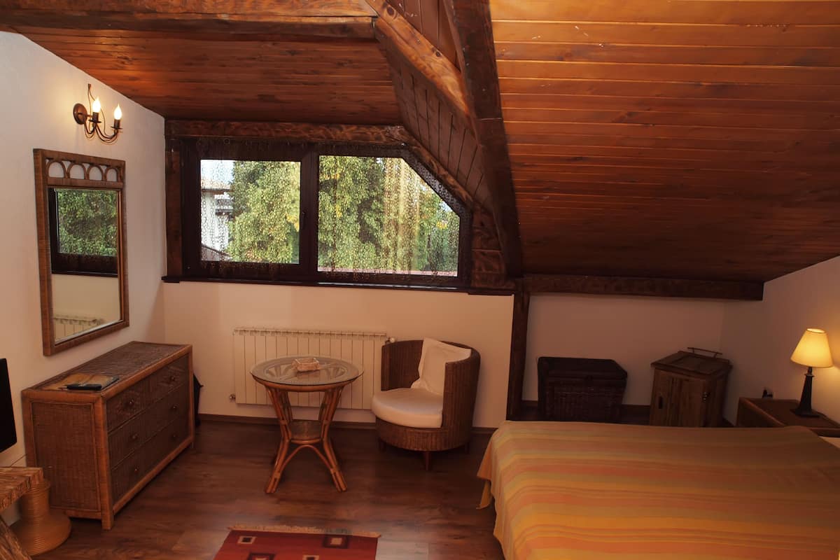 minibar, free wifi, bed sheets