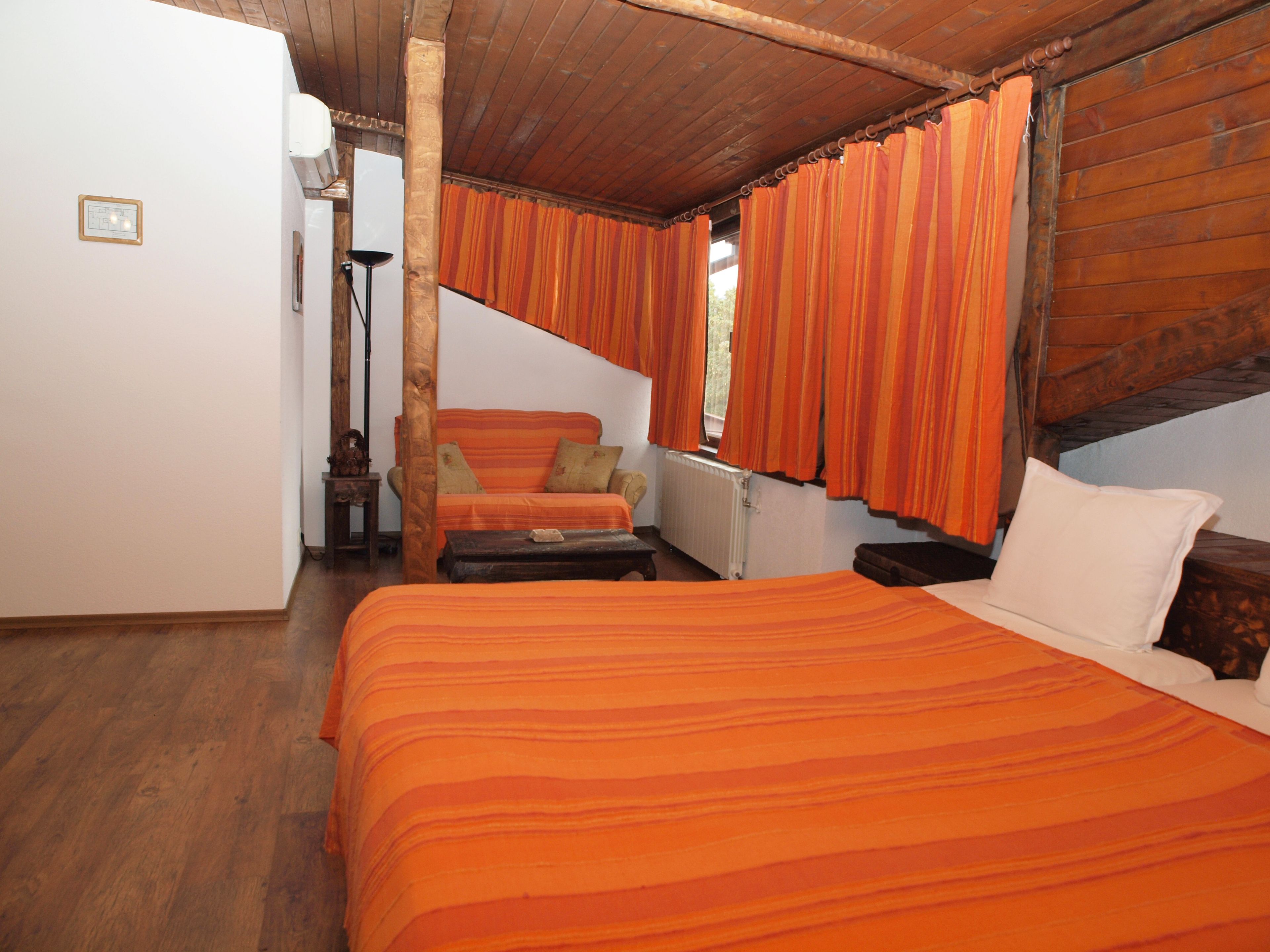 minibar, free wifi, bed sheets