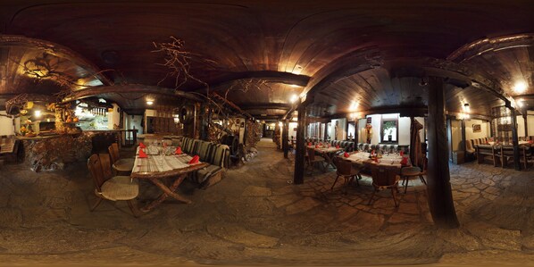 Free daily breakfast