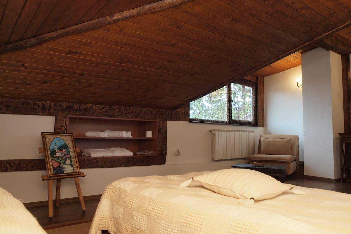 minibar, free wifi, bed sheets