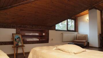 Minibar, free WiFi, bed sheets