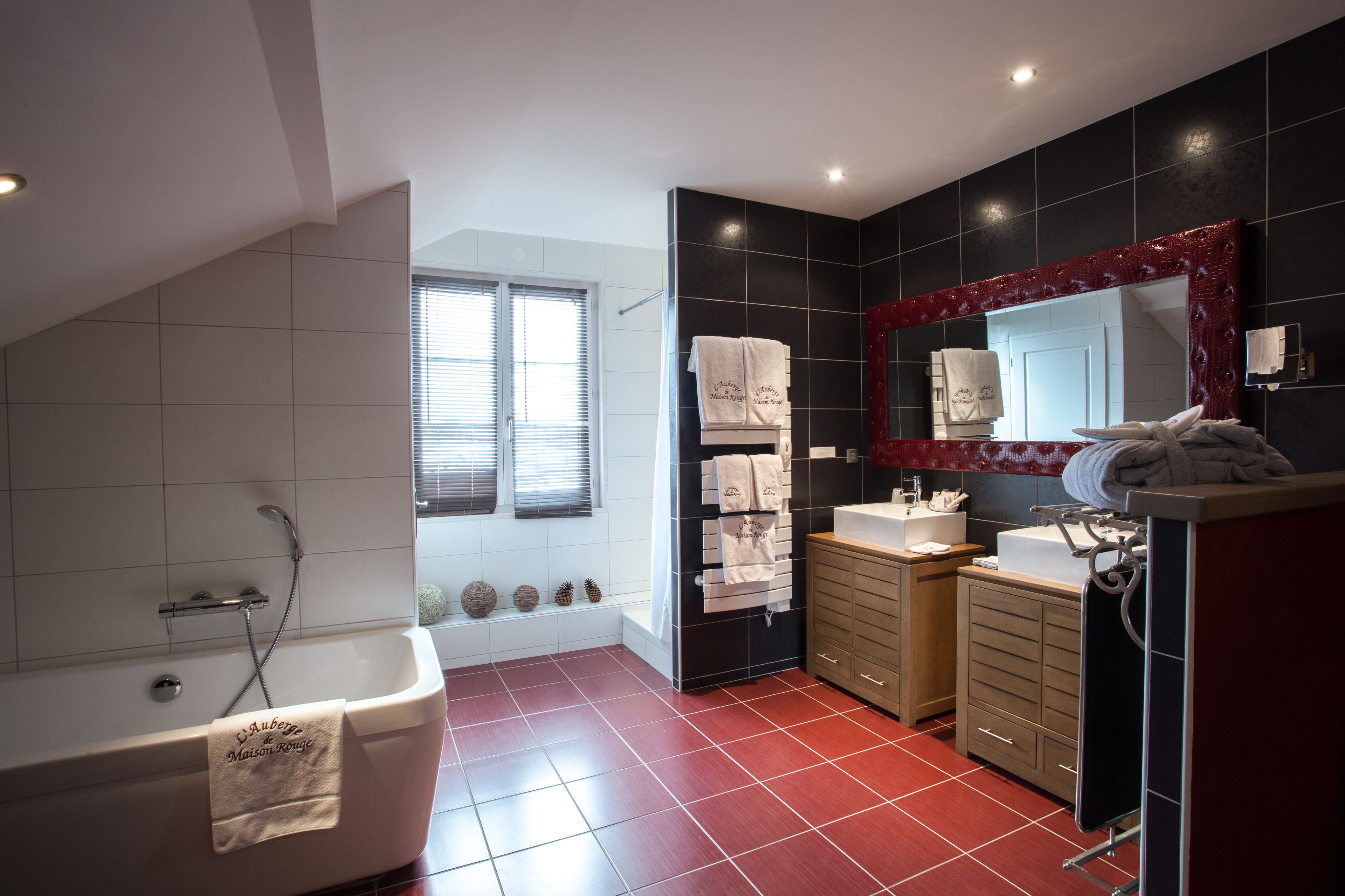 junior suite, 1 king bed, mountain view | bathroom | free toiletries, hair dryer, bathrobes, slippers