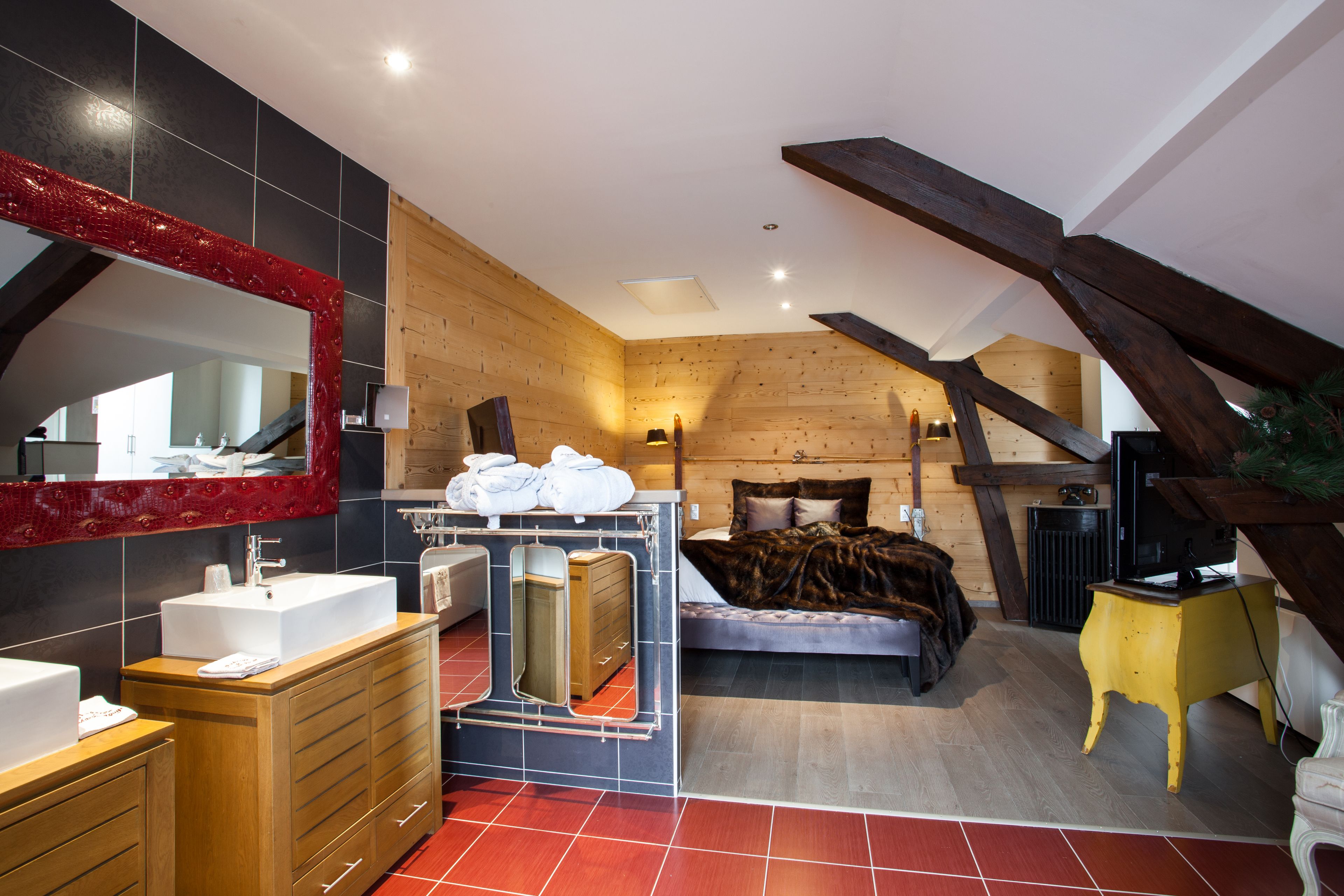 junior suite, 1 king bed, mountain view | premium bedding, pillow-top beds, minibar, in-room safe