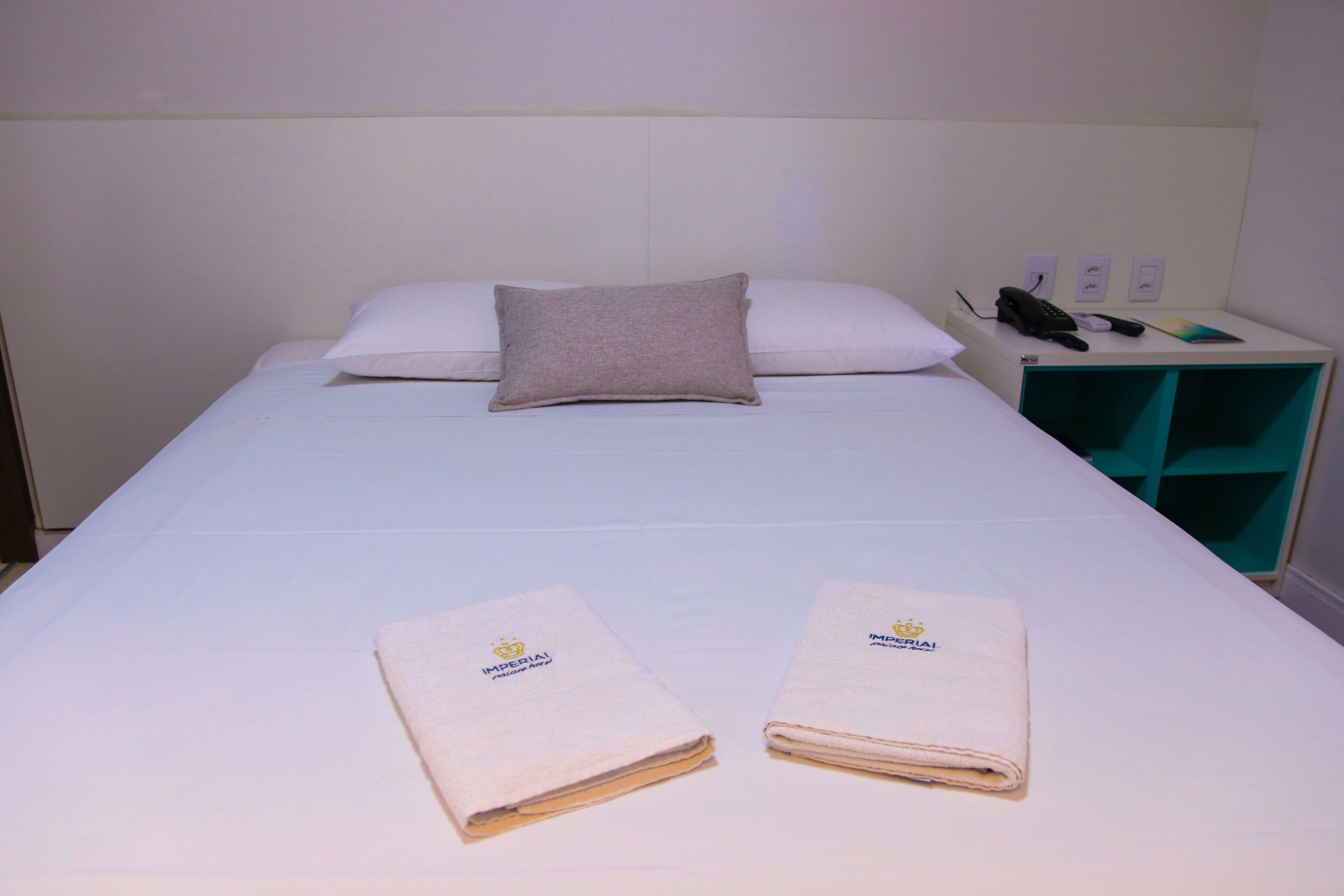 deluxe room | minibar, in-room safe, desk, free wifi