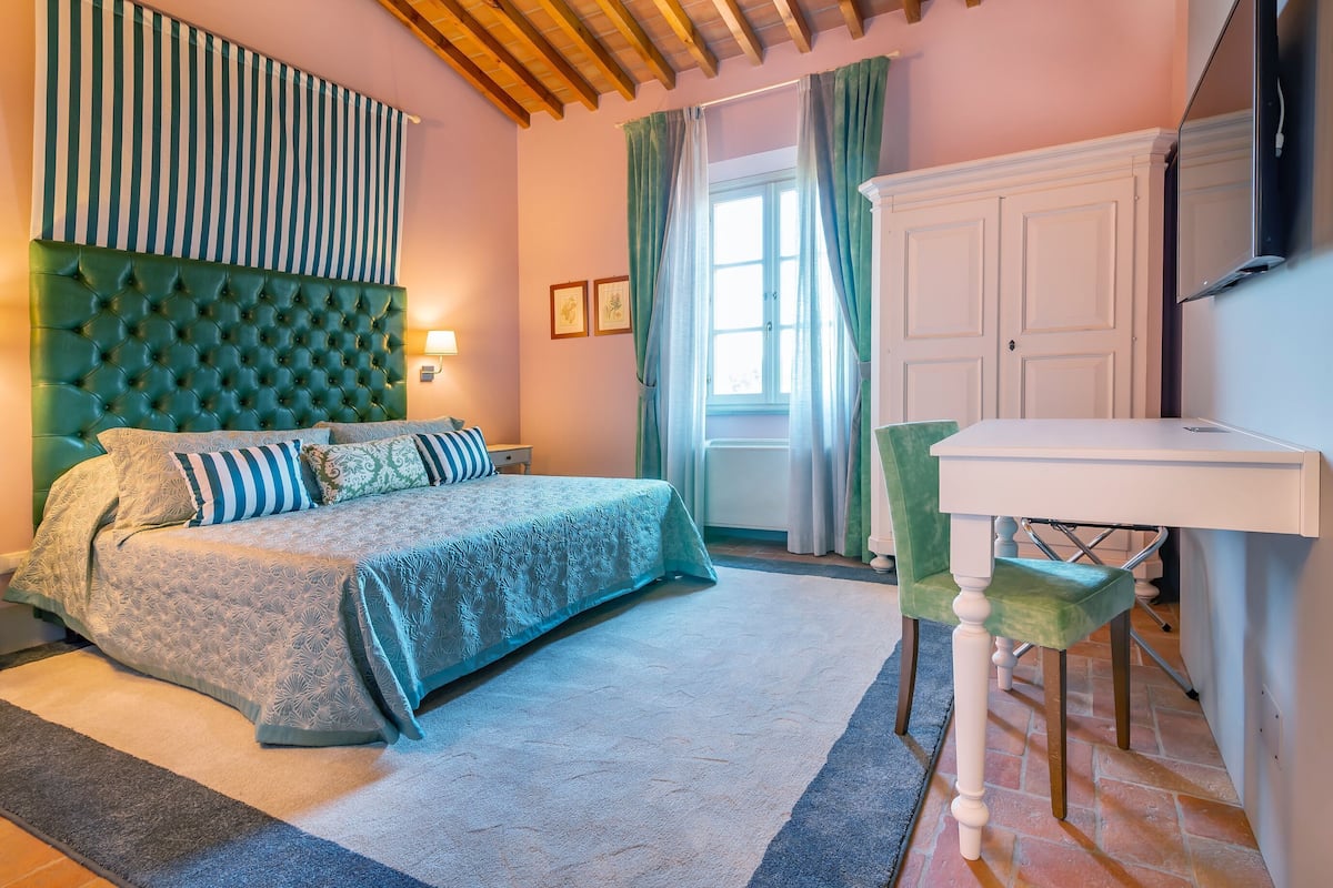 Dundyner, minibar, pengeskab på værelset, individuel indretning