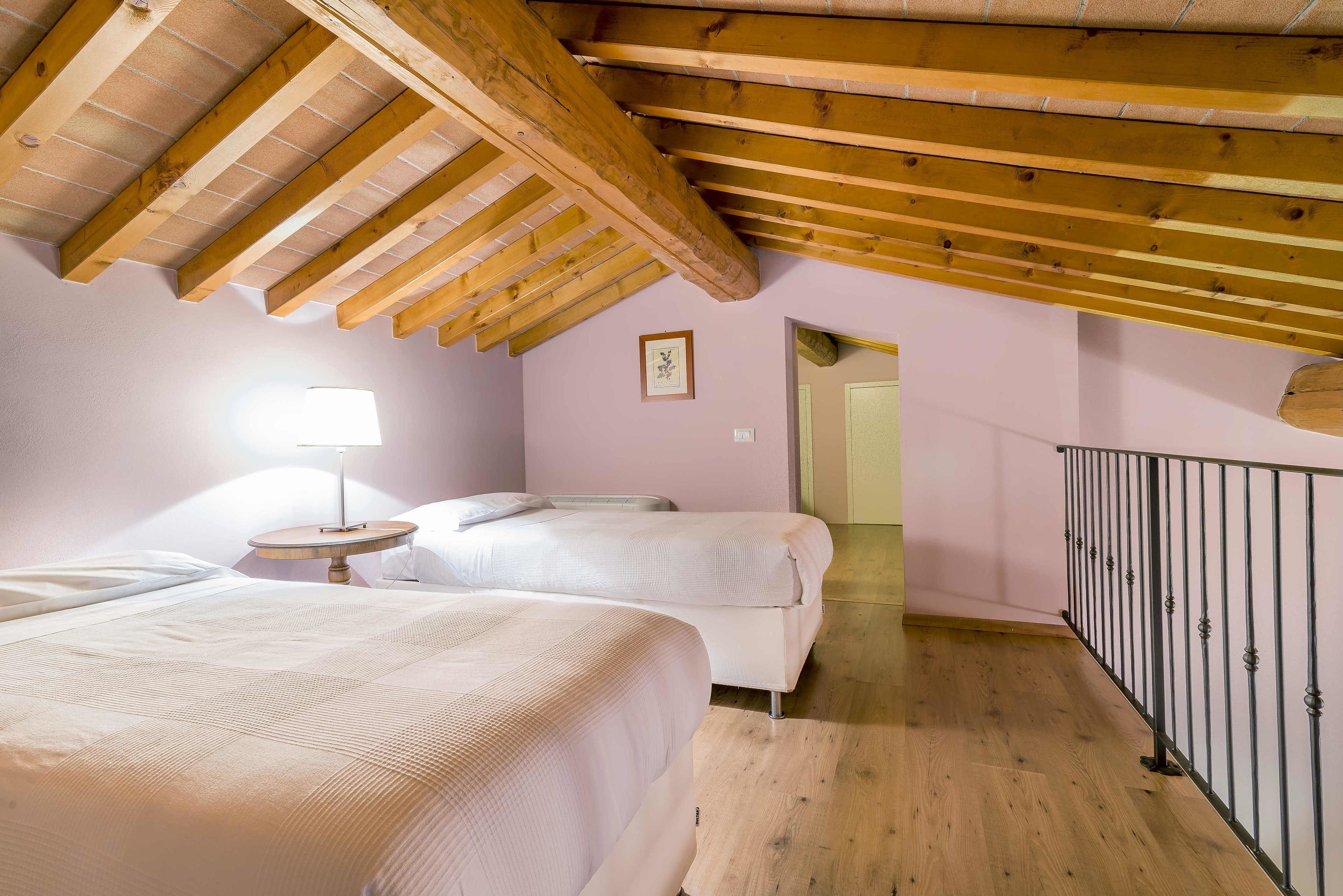 apartment for six guests | down duvets, minibar, in-room safe, individually furnished