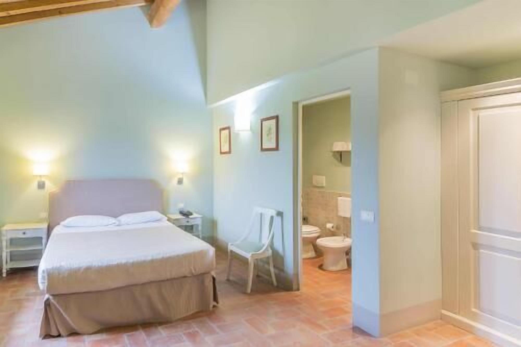 Down duvets, minibar, in-room safe, individually furnished
