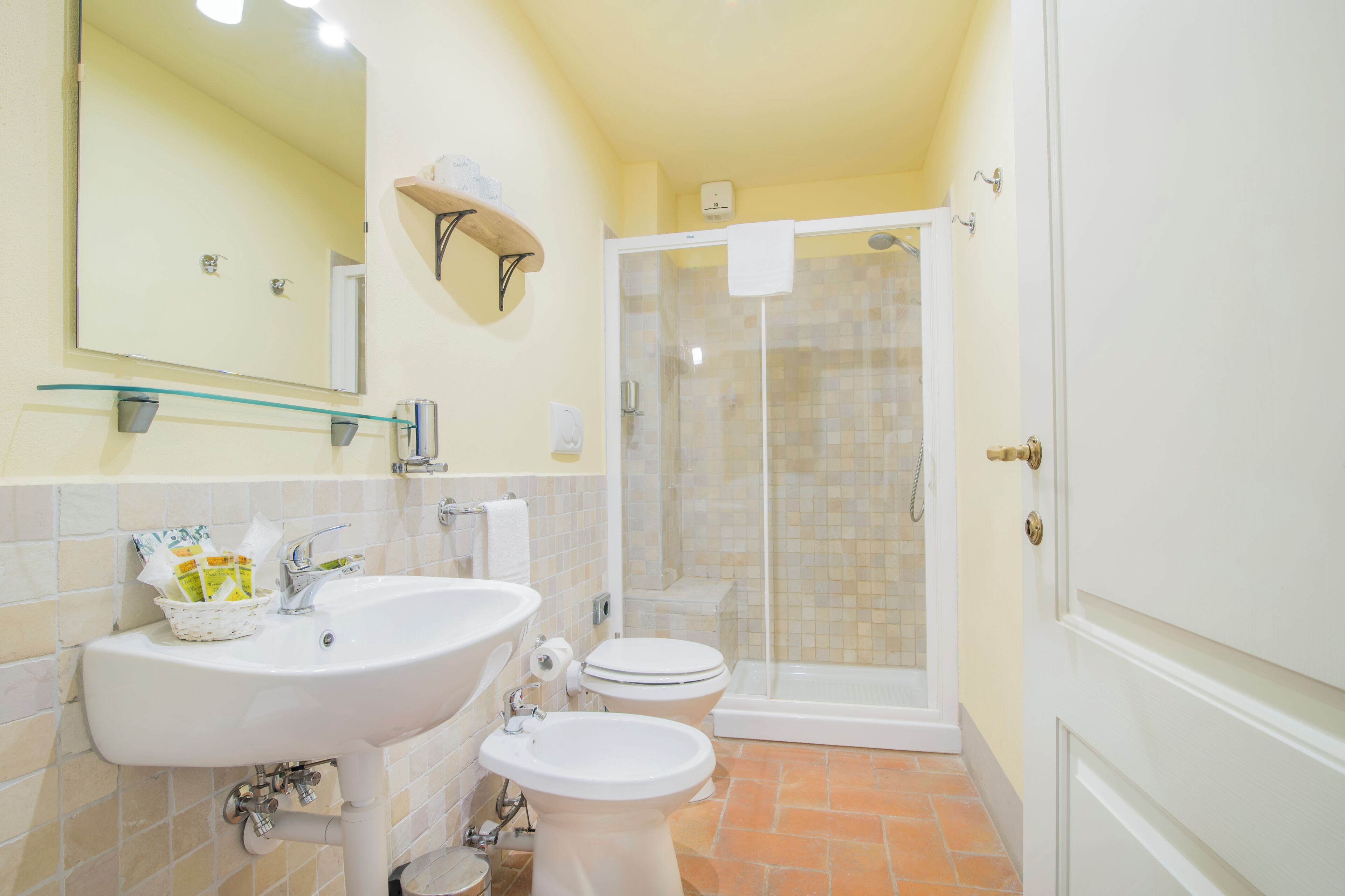 apartment for six guests | bathroom | shower, designer toiletries, hair dryer, bathrobes