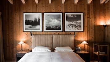 Ropa de cama de alta calidad y minibar con artículos gratuitos