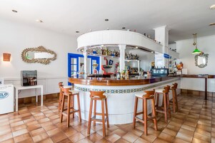 Bar (en el alojamiento)