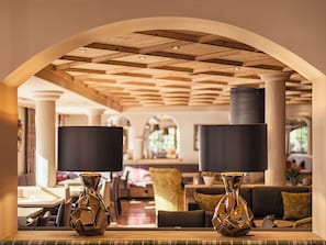 Lobby-Lounge