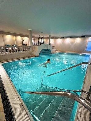 2 indoor pools, pool loungers
