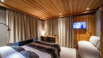Quarto triplo (Aravis) | Individualmente mobiliados, escrivaninha, quartos à prova de som