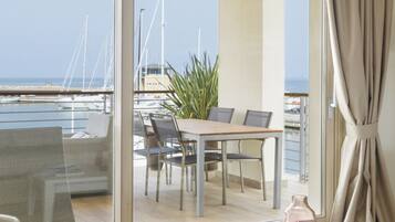 Family Suite, 2 Bedrooms, Private Bathroom, Sea Facing | Living area | 32-inch flat-screen TV with cable channels, TV, DVD player