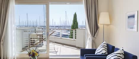Panoramic-Maisonette, 2 Schlafzimmer, 2 Bäder, Meerseite | Wohnbereich