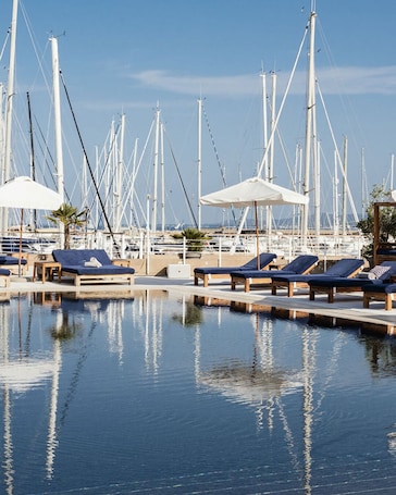 Seasonal outdoor pool, pool cabanas (surcharge), pool umbrellas. Marina di Scarlino Resort