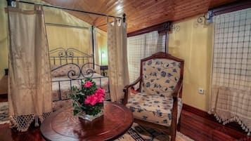 Doppel- oder Zweibettzimmer | Kostenloses WLAN, Bettwäsche