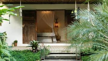 Chalé superior | Frigobar, cofres nos quartos, individualmente decorados