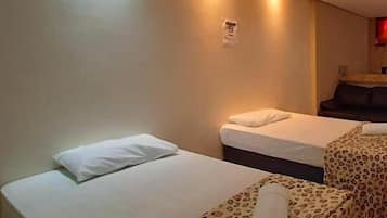 Minibar, wifi gratis, ropa de cama