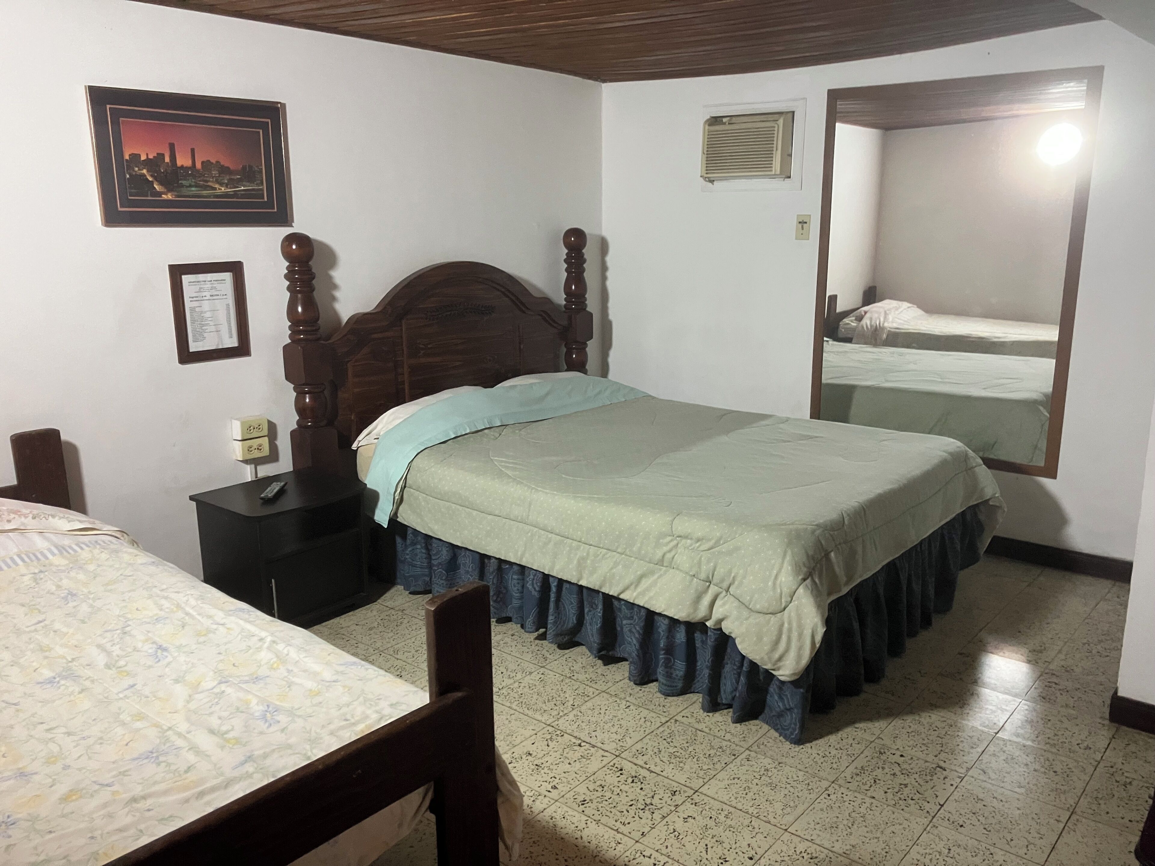 Camera Economy | Copriletto in piuma, minibar, Wi-Fi gratuito