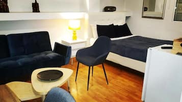 Ropa de cama de alta calidad, edredón, camas Tempur-Pedic y minibar