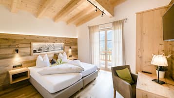 Family Room, Annex Building | In-room safe, individually decorated, individually furnished, desk