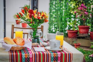 Daily local cuisine breakfast for a fee