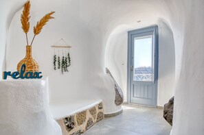 ملاءات من القطن المصري وأغطية فراش متميزة وأسرّة بطبقة علوية مريحة