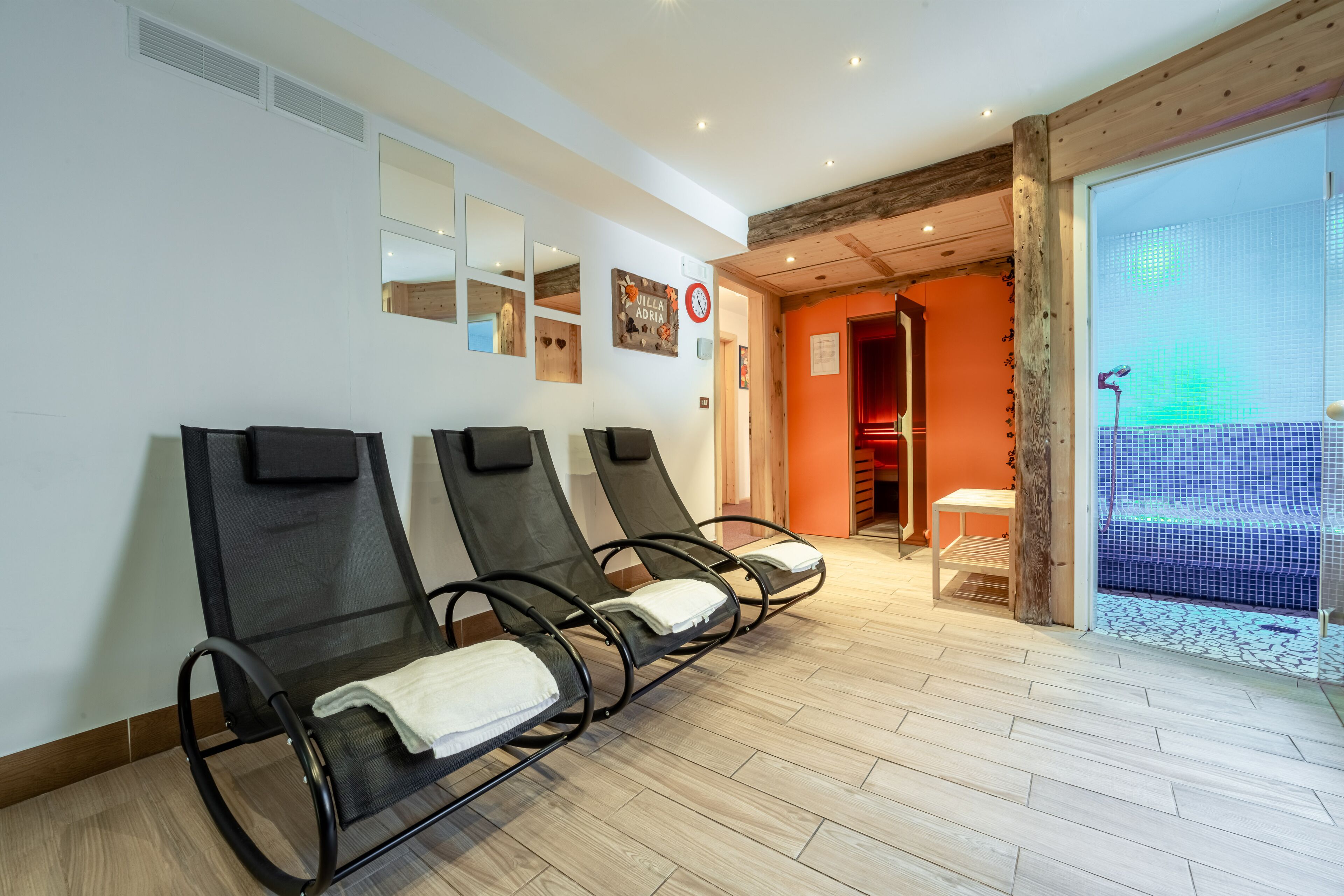 sauna, steam room, turkish bath/hammam