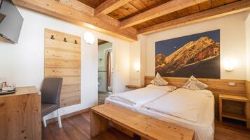 Economy Double or Twin Room, Mountain View | In-room safe, individually furnished, desk, blackout drapes