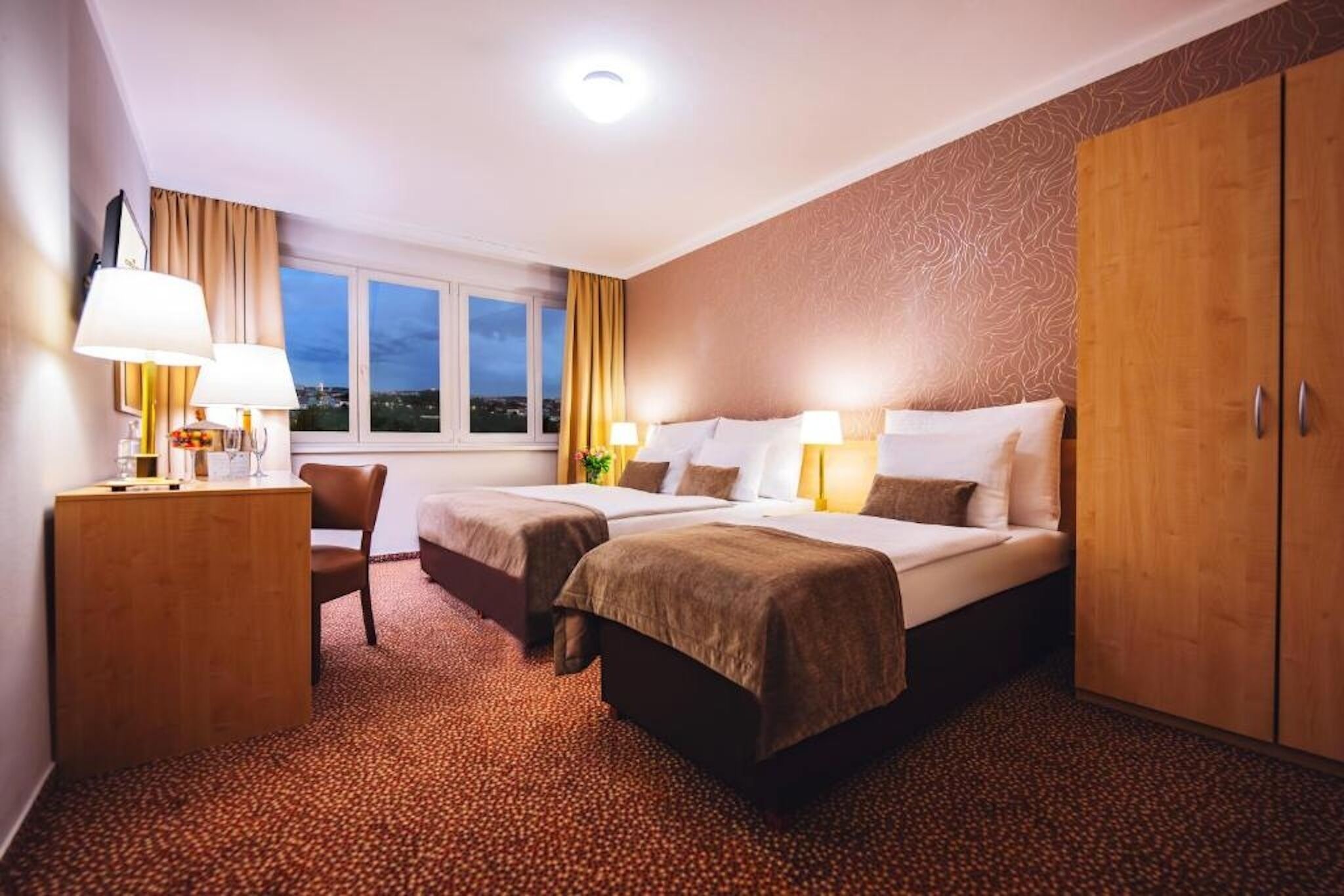 Foto - Charles Central