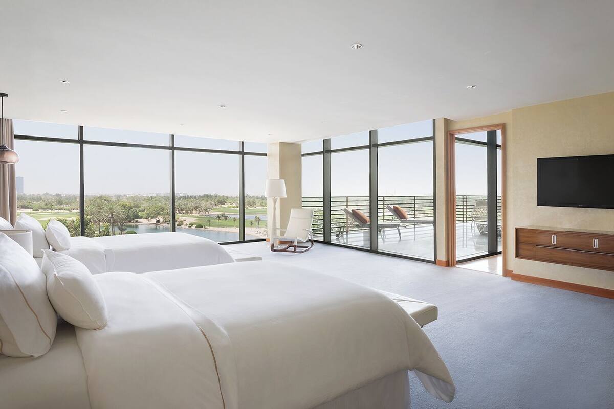 Phòng Suite Presidential, quang cảnh sân golf | Bộ đồ giường cao cấp, minibar, két bảo mật tại phòng, bàn 