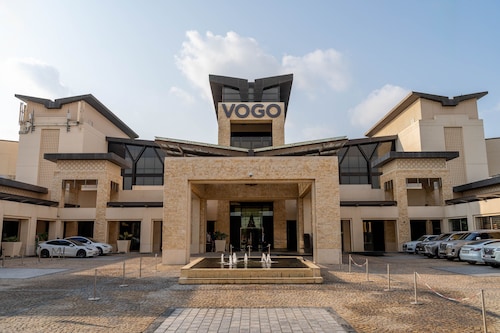 VOGO Abu Dhabi Golf Resort & Spa