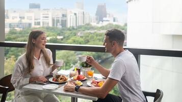 Café da manhã com buffet todos os dias (THB 420 por pessoa)