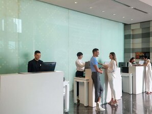 Check-in/check-out kiosk - Novotel Bangkok Platinum Pratunam (Bangkok)