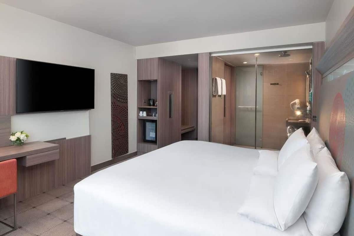 Habitación superior, 1 cama King size | Caja de seguridad en la habitación y escritorio