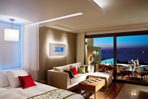 Premium bedding, individually decorated, individually furnished - Richmond Hotel (Region Test)