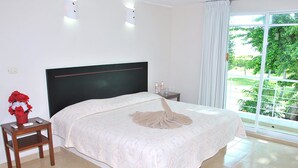 Kamer, 1 kingsize bed | Een bureau