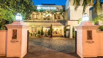 Fachada de la propiedad