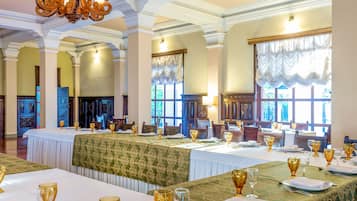 Breakfast, lunch, dinner served; international cuisine, pool views
