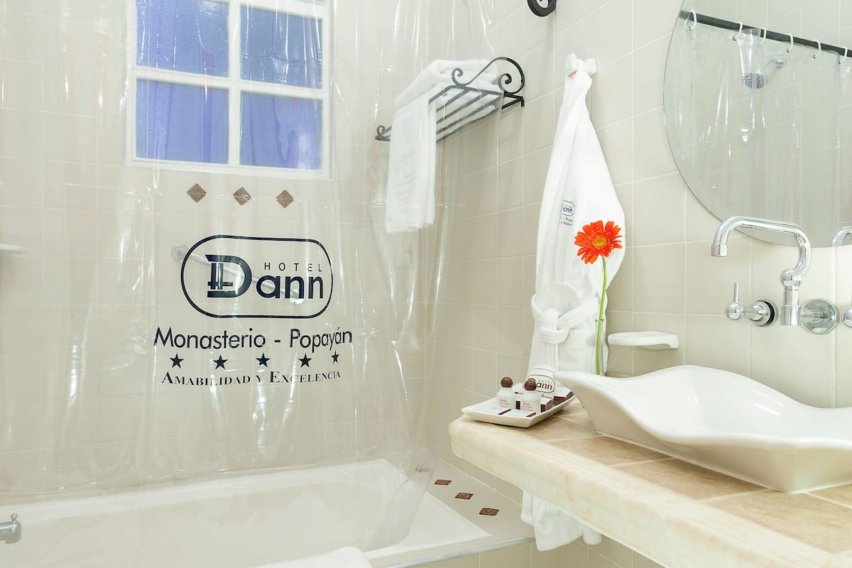 1 bedroom, premium bedding, minibar, in-room safe