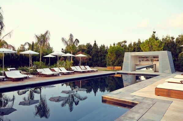 Outdoor pool - La Suite Boutique Hotel (Procida)