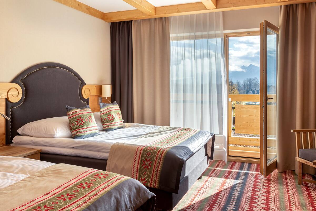 Chambre Double Supérieure (with unlimited access to Terma Bania) | Minibar, coffres-forts dans les chambres, bureau