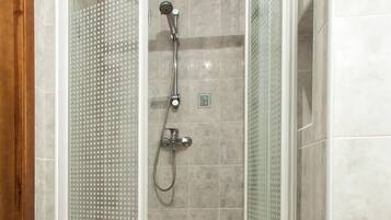 Suite, 1 Bedroom | Pancuran Bilik Mandi