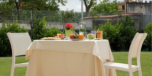 Lunch and dinner served, Italian cuisine - Palazzo Giordano Bruno (Nola)