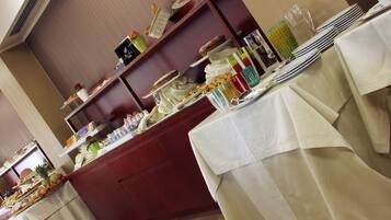 Bao gồm bữa sáng buffet hàng ngày