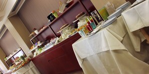 Free daily buffet breakfast  - Palazzo Giordano Bruno (Nola)