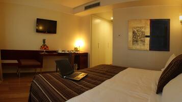 Minibar, coffres-forts dans les chambres, chambres insonorisées