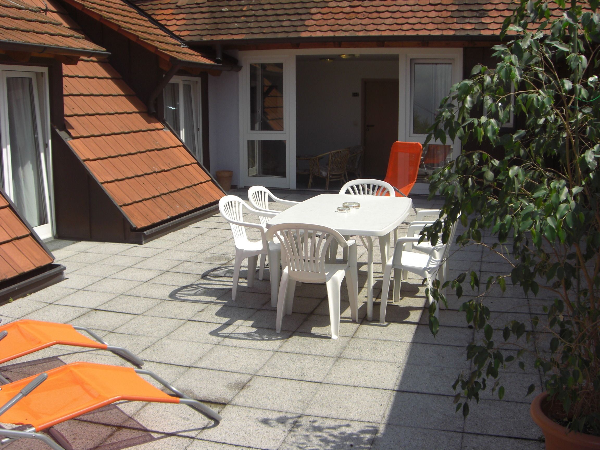 breakfast, lunch, dinner served; regional cuisine